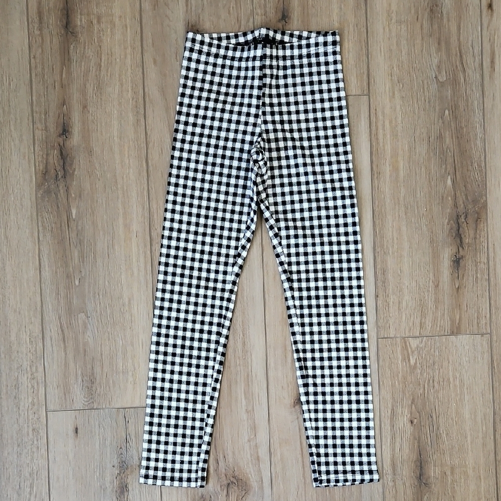 Old Navy Kids Black and White Checkered Leggings Size 8. NEW WITHOUT TAGS!